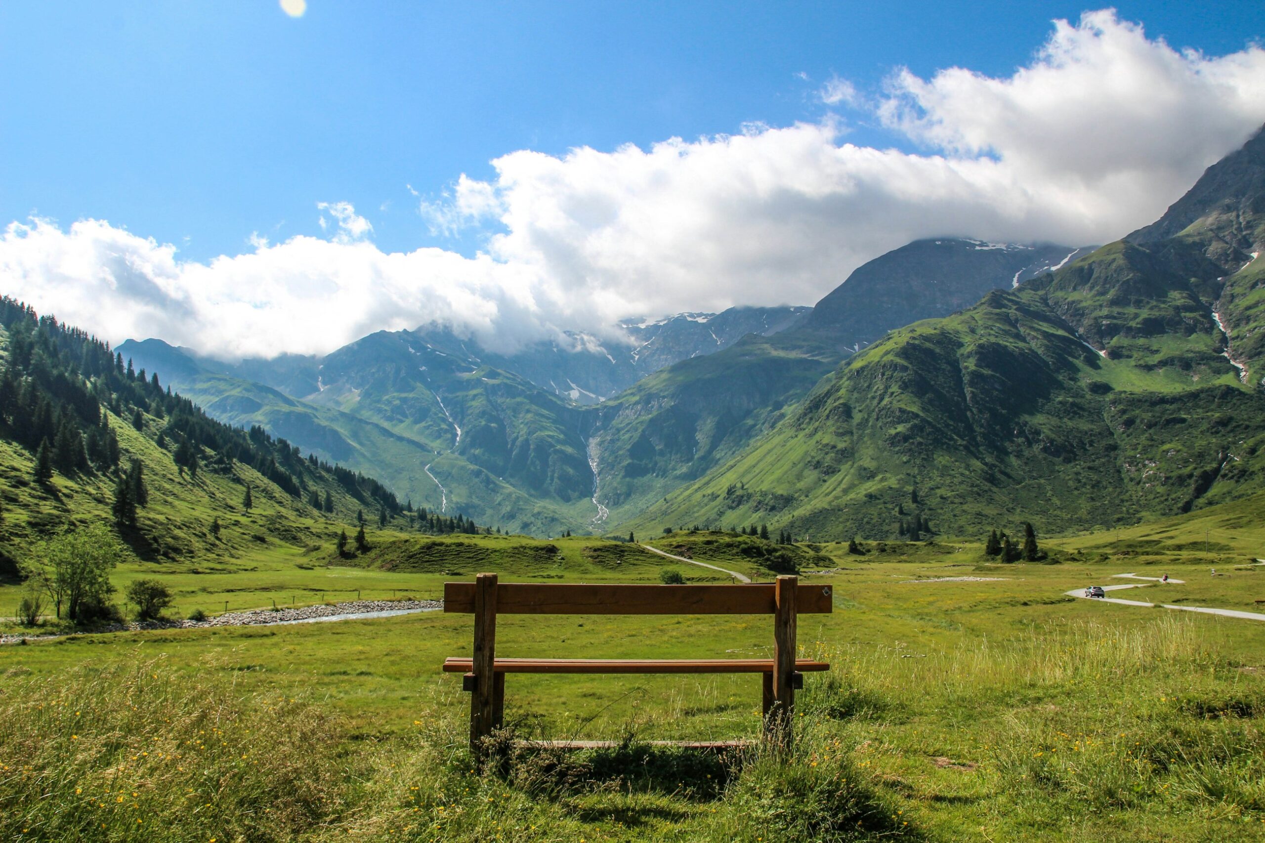 Ruhige Bank in der Natur